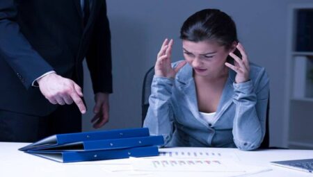 Sessiz savaş: Mobbingin 5 belirtisi